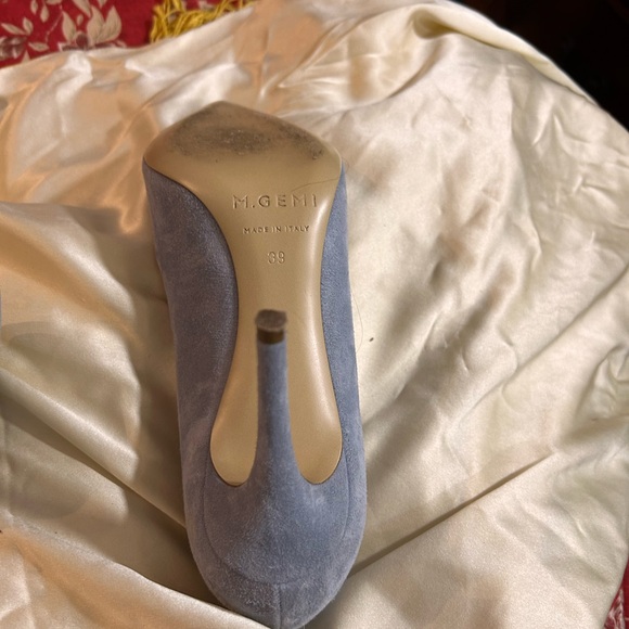 Baby blue suede pumps from M Gémi.  Never worn outside my apartment.  Fabulous! - Picture 9 of 9